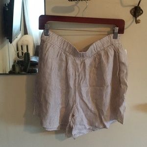 Flowy white pinstriped shorts. NWT from the Gap.